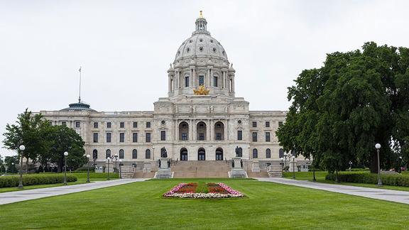 Front view of Minnesota state capitol